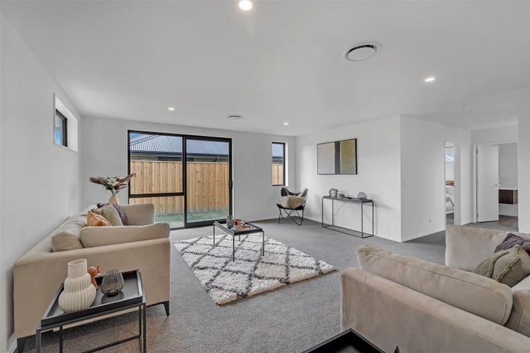 Photo of property in 8 Gemstone Place, Rolleston, 7615