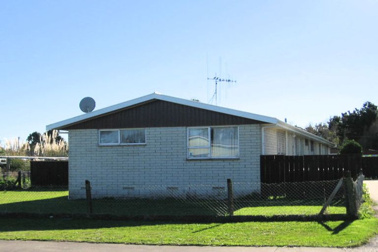 Photo of property in 26a-b Kiharoa Street, Otaki Beach, Otaki, 5512