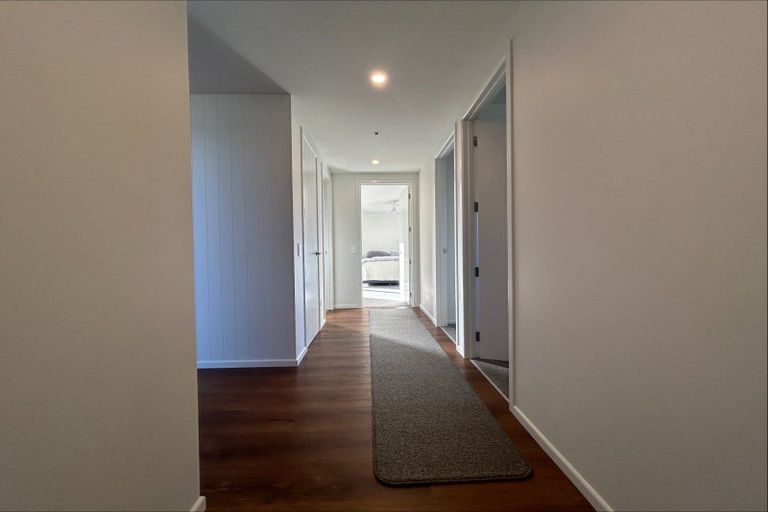 Photo of property in 21 Tomtit Crescent, Lake Hawea, 9382