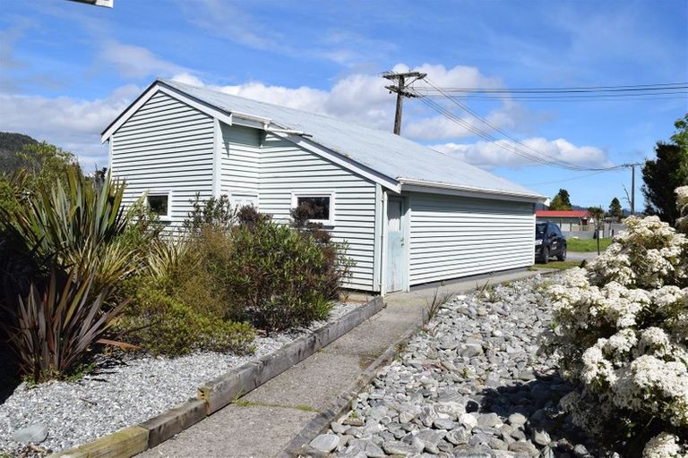 Photo of property in 11 Roberts Street, Whataroa, 7886