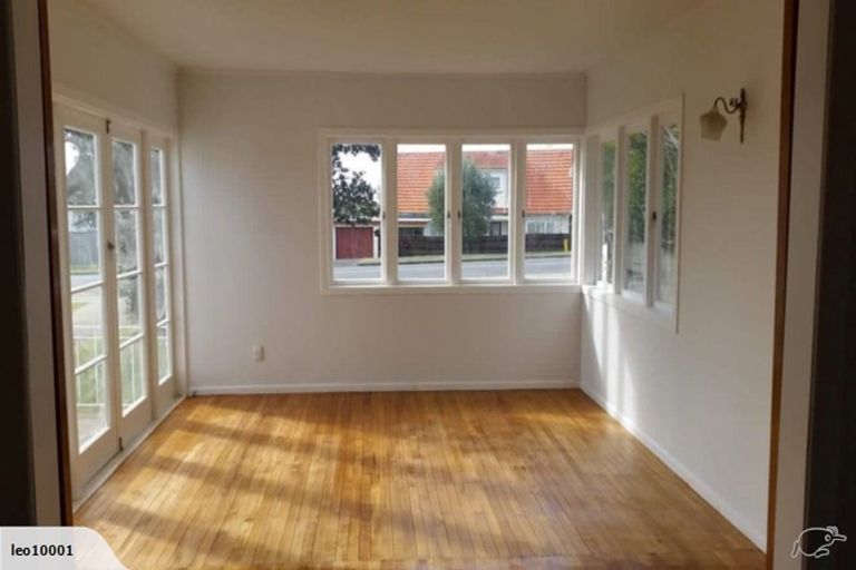 Photo of property in 68 Forrest Hill Road, Forrest Hill, Auckland, 0620