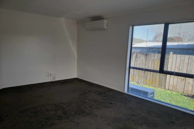 Photo of property in 21 Tairere Crescent, Rosehill, Papakura, 2113