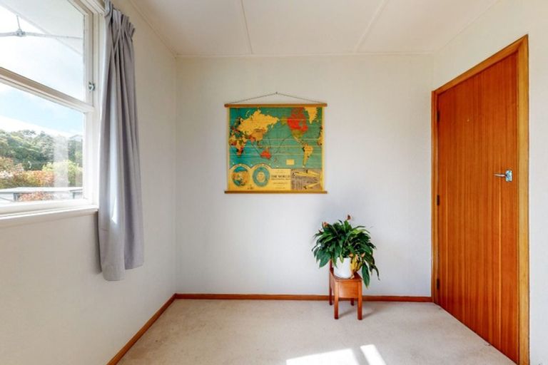 Photo of property in 4 Pauline Way, Paparangi, Wellington, 6037