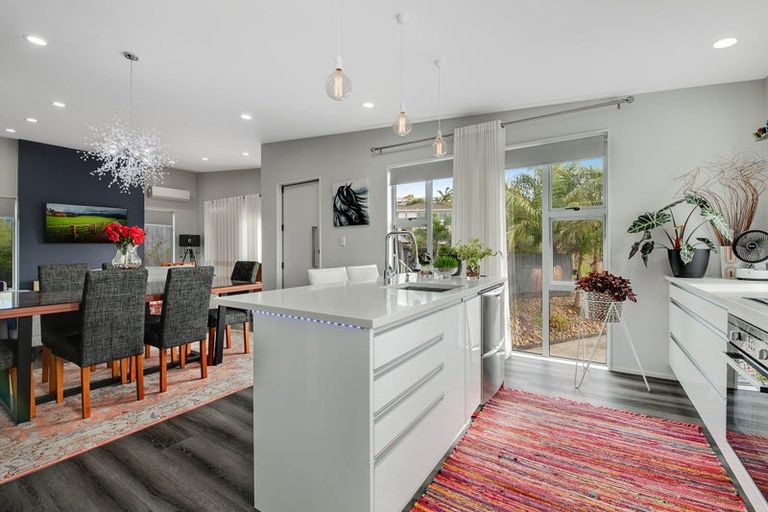 Photo of property in 19 Te Kauri Place, Helensville, 0800