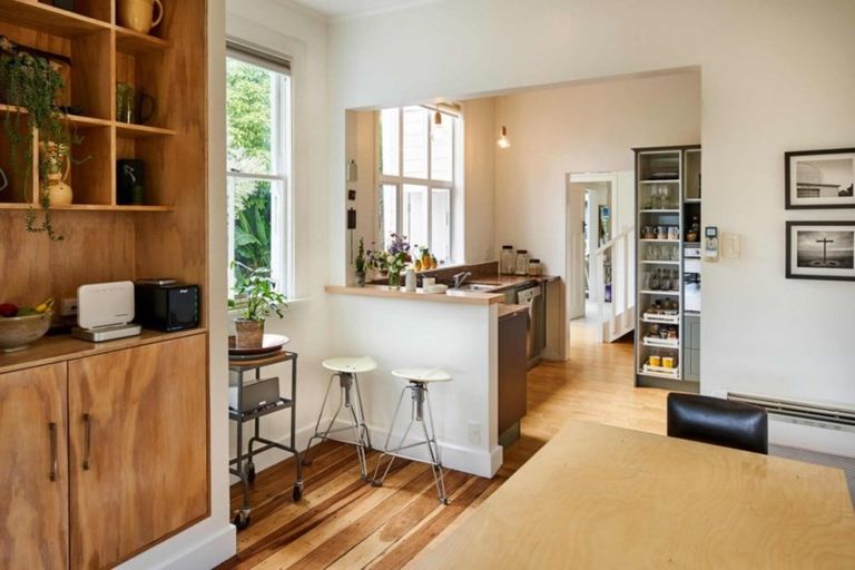 Photo of property in 59 Marine Parade, Eastbourne, Lower Hutt, 5013