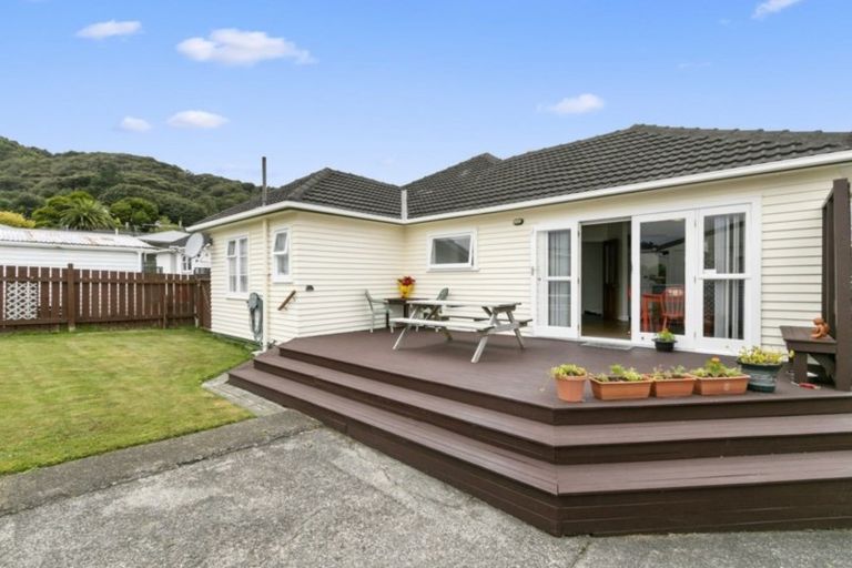 Photo of property in 23 Wright Street, Wainuiomata, Lower Hutt, 5014