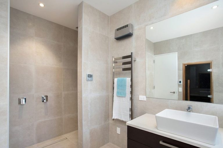 Photo of property in 51 Waiwetu Street, Fendalton, Christchurch, 8052