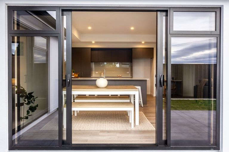 Photo of property in 98 Eriksen Road, Te Awa, Napier, 4110