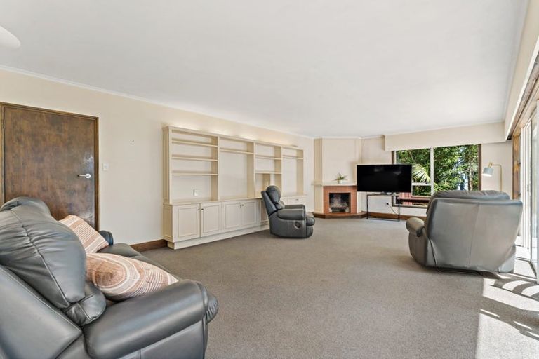 Photo of property in 603 East Coast Road, Browns Bay, Auckland, 0632
