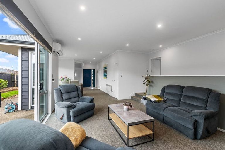 Photo of property in 14 Malbec Place, Huapai, Kumeu, 0810