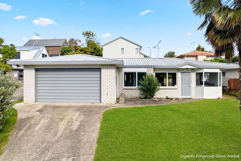 Photo of property in 28 Sunvale Place, Gate Pa, Tauranga, 3112