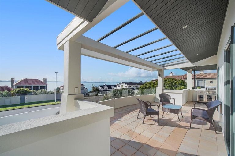 Photo of property in 12 Quedley Court, Eastern Beach, Auckland, 2012