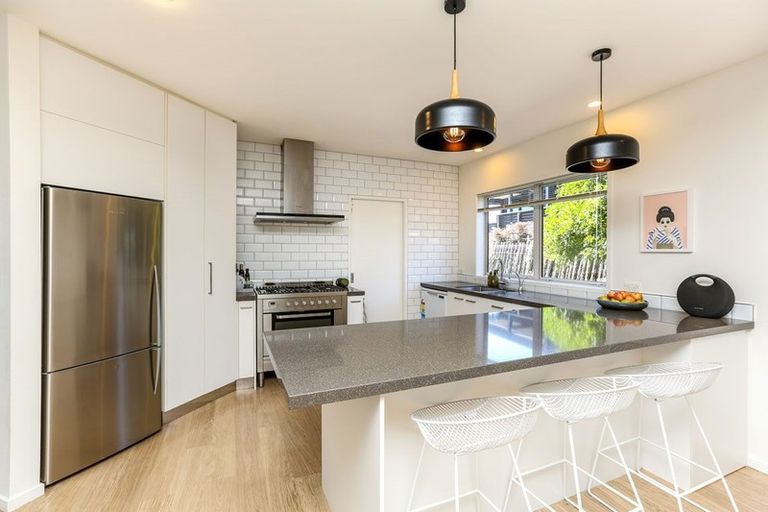 Photo of property in 17 Links Drive, Waiwhakaiho, New Plymouth, 4312