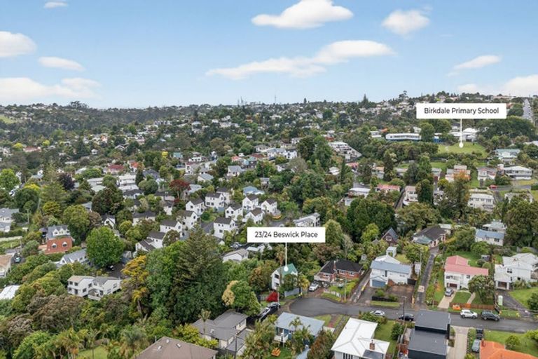 Photo of property in 23/24 Beswick Place, Birkdale, Auckland, 0626