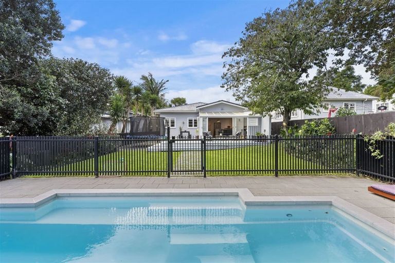 Photo of property in 30 Lambeth Road, Mount Eden, Auckland, 1041