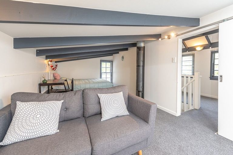 Photo of property in 35 Durie Vale Road, Durie Hill, Whanganui, 4500