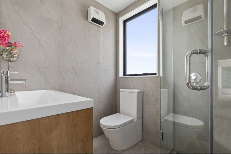 Photo of property in 30 Waihou Crescent, Albany Heights, Auckland, 0632