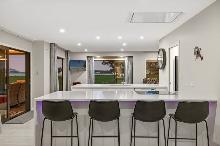 Photo of property in 26 Harbour View Road, Omokoroa, 3114