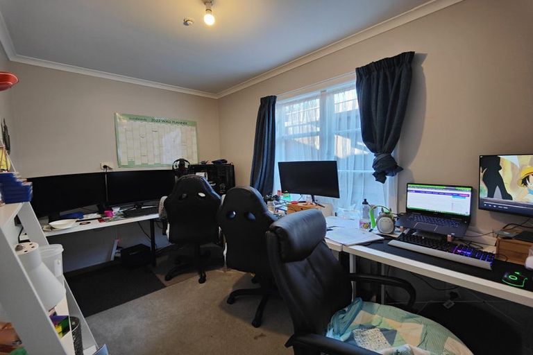 Photo of property in 18 Handyside Street, Tawa, Wellington, 5028