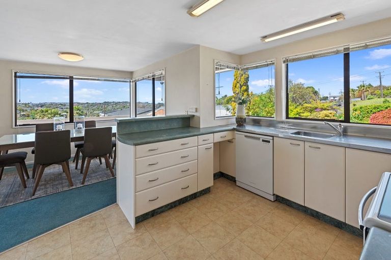 Photo of property in 852 Beach Road, Waiake, Auckland, 0630