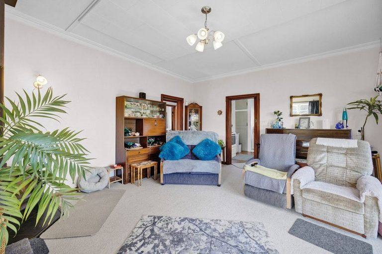 Photo of property in 13 Disraeli Street, Hawera, 4610