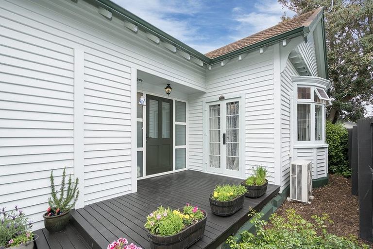 Photo of property in 108 Innes Road, St Albans, Christchurch, 8052