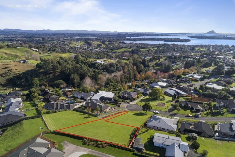 Photo of property in 17 Holcombrooke Lane, Welcome Bay, Tauranga, 3175