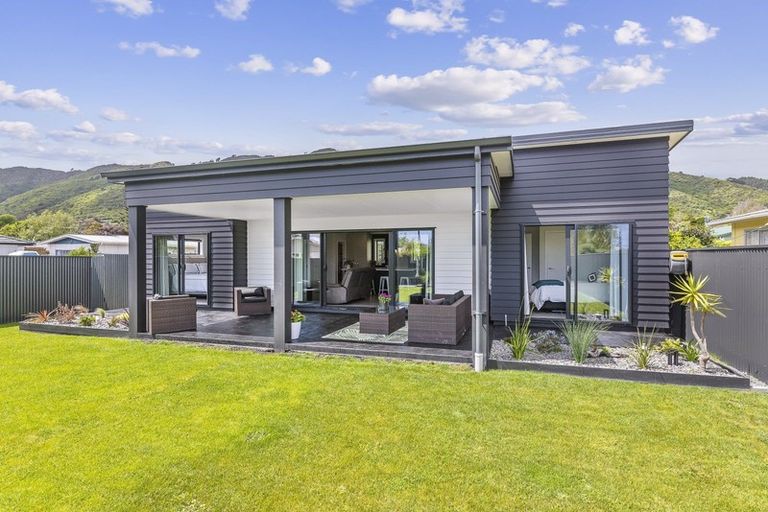 Photo of property in 124 Main Road, Waikanae, 5036