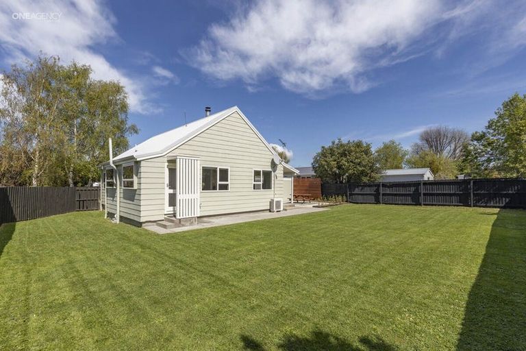 Photo of property in 8 Thorne Place, Rangiora, 7400