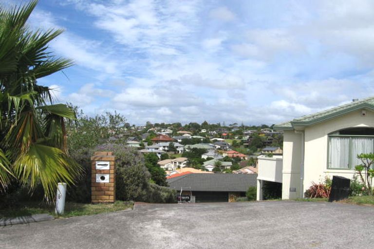 Photo of property in 21 Fulmar Way, Unsworth Heights, Auckland, 0632