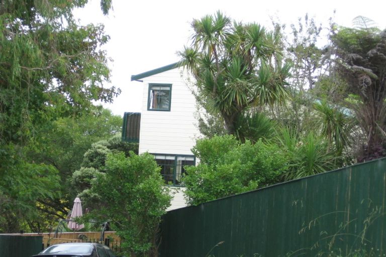 Photo of property in 2/47 Jacaranda Avenue, Beach Haven, Auckland, 0626