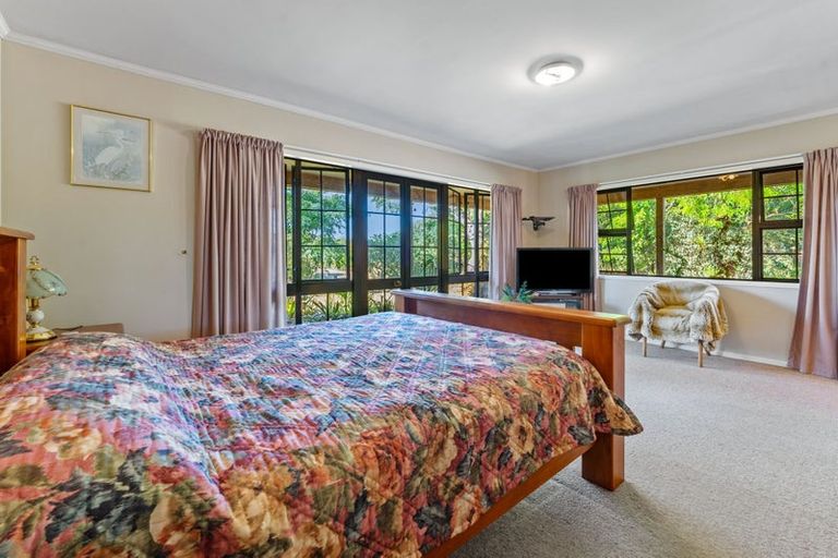 Photo of property in 233 Waihoehoe Road, Drury, 2577