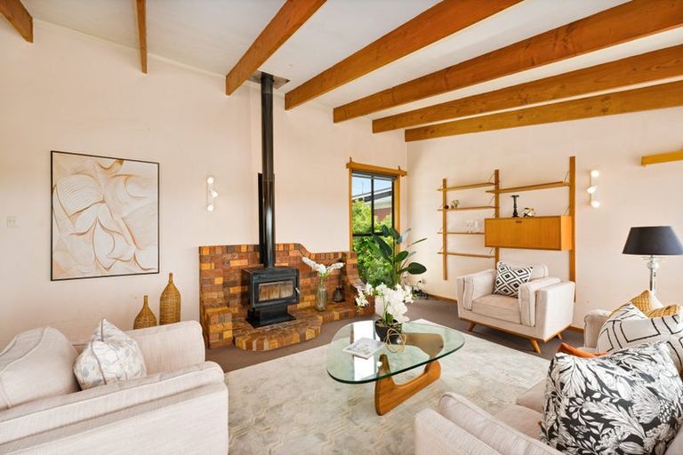 Photo of property in 42 Spence Road, Henderson, Auckland, 0612