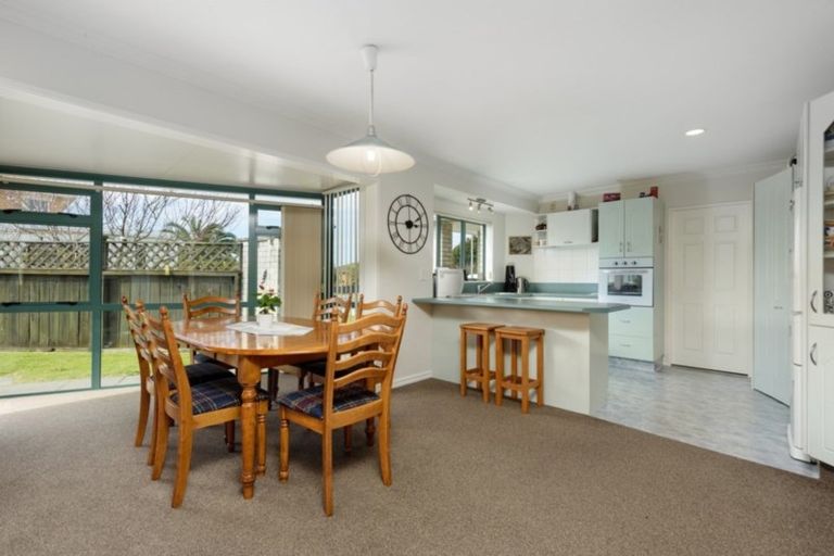 Photo of property in 10 Grevillea Place, Mount Maunganui, 3116