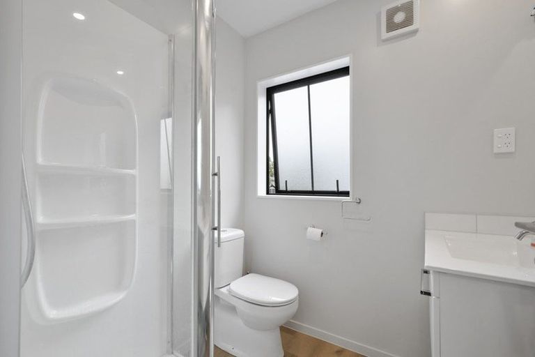 Photo of property in 14/15 Sunhill Road, Sunnyvale, Auckland, 0612