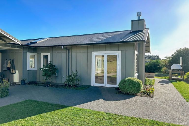 Photo of property in 14 Heipipi Drive, Eskdale, Napier, 4182