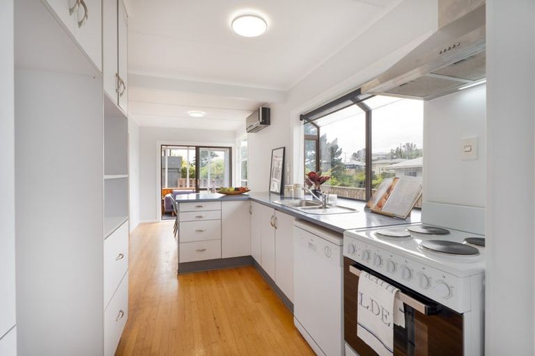 Photo of property in 31 Beazley Avenue, Paparangi, Wellington, 6037