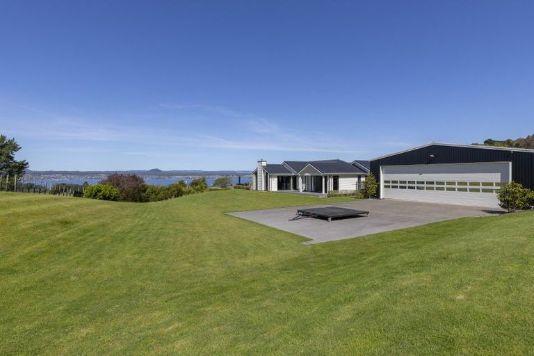 Photo of property in 28 Te Moenga Park, Acacia Bay, Taupo, 3330