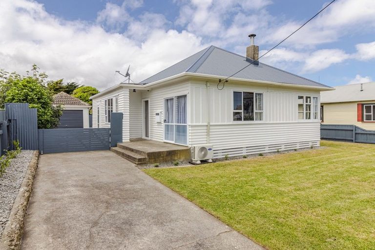 Photo of property in 186 Cornfoot Street, Castlecliff, Whanganui, 4501