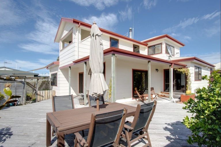 Photo of property in 5 Selwyn Road, Hospital Hill, Napier, 4110