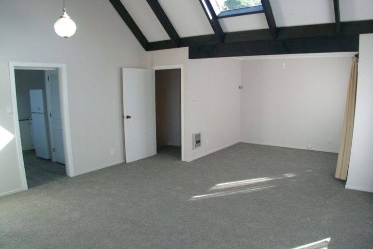 Photo of property in 10 Amapur Drive, Khandallah, Wellington, 6035