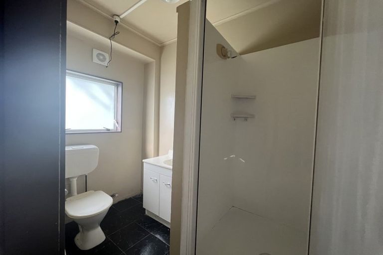 Photo of property in 7 Trias Road, Totara Vale, Auckland, 0629