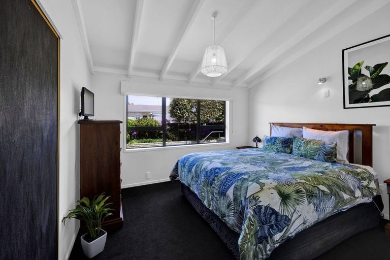 Photo of property in 10 Kamahi Avenue, Hawera, 4610