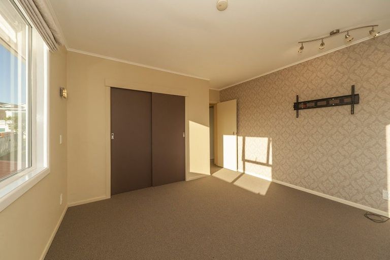 Photo of property in 46 Cypress Drive, Maungaraki, Lower Hutt, 5010