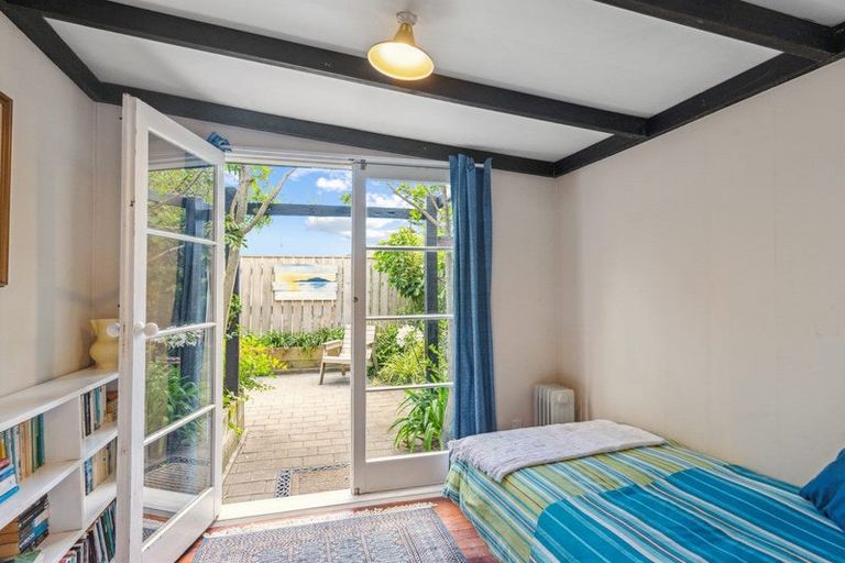 Photo of property in 11 Waimea Road, Waikanae Beach, Waikanae, 5036