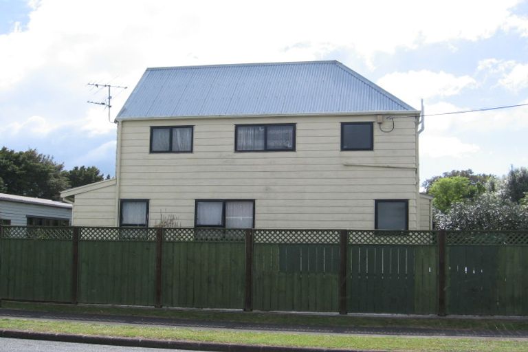 Photo of property in 2a Beaubank Road, Kelston, Auckland, 0602
