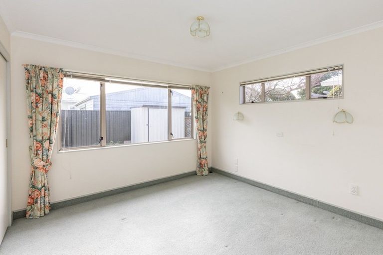 Photo of property in 2/52 Te Aute Road, Havelock North, 4130