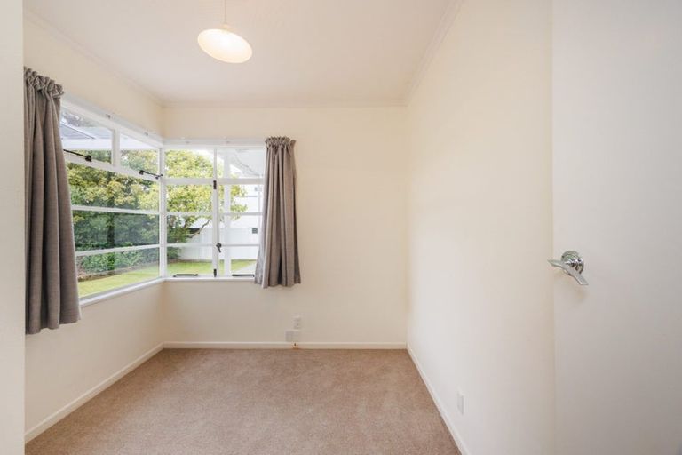 Photo of property in 215a Victoria Avenue, Hokowhitu, Palmerston North, 4410