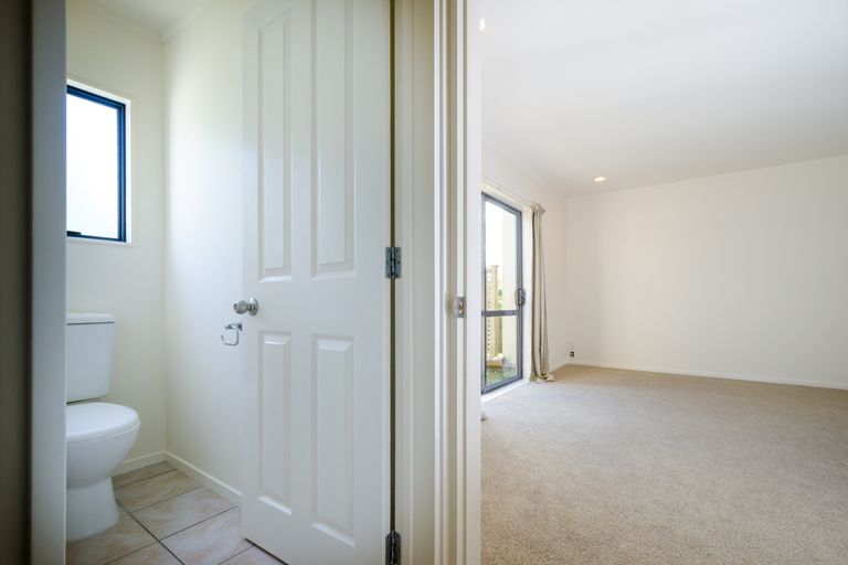 Photo of property in 4 Kora Avenue, Ranui, Auckland, 0612