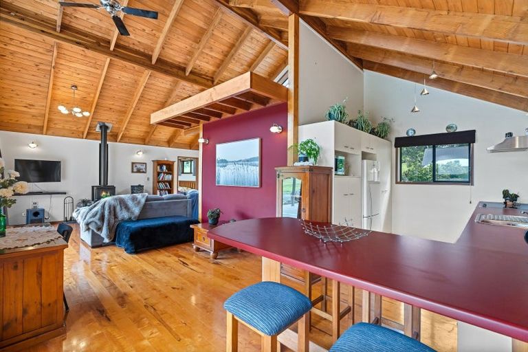 Photo of property in 178 Ngahau Bay Road, Helena Bay, Hikurangi, 0184